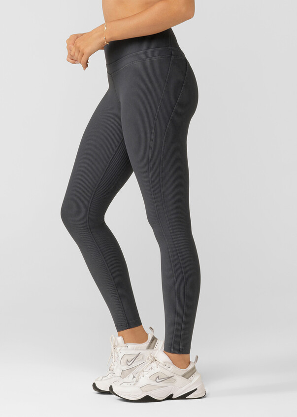 Nike Running Dri-FIT Power Essential Leggings in Black, Women's Fashion,  Activewear on Carousell