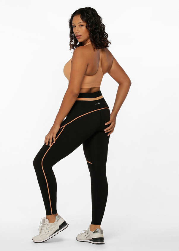LALE LOOK - Hot curves + tight leggings = ?!Ultimate combo