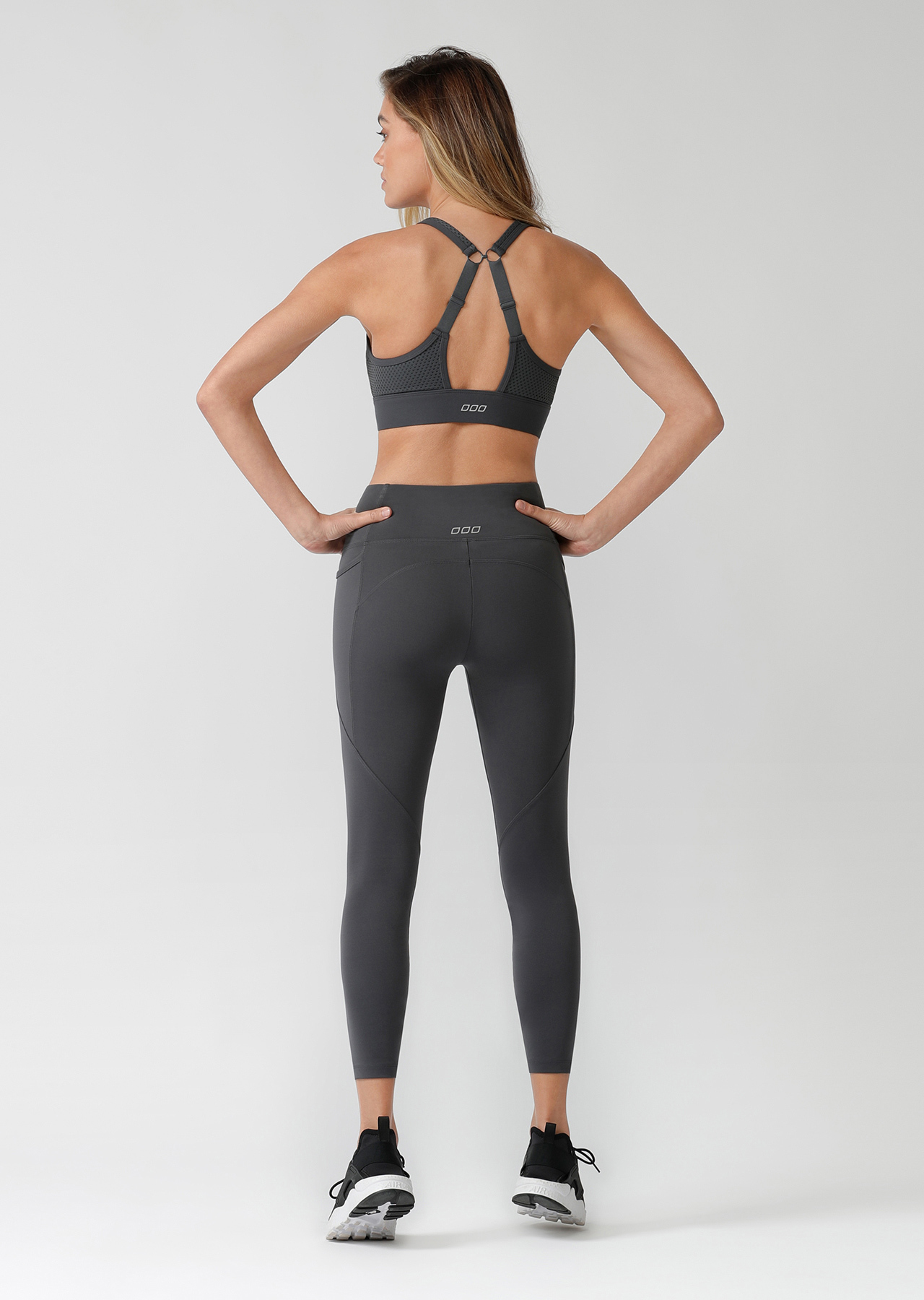 Amy Phone Pocket Ankle Biter Leggings | Titanium | Lorna Jane Australia ...